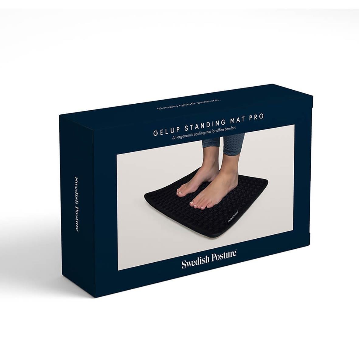 Ståmatta Swedish Posture Kylande med svart yta och person som står på den