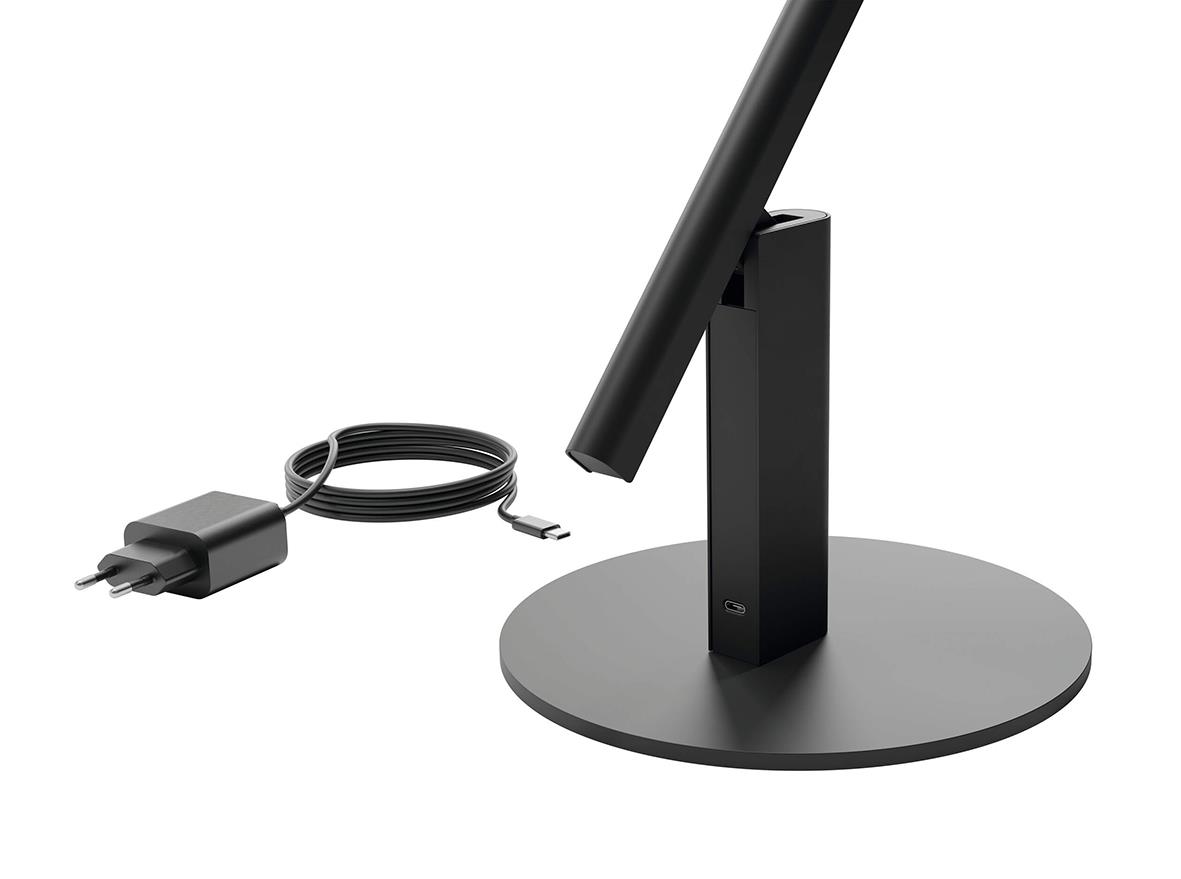 Svart skrivbordslampa Luctra Table Lite med justerbar arm och USB-kabel