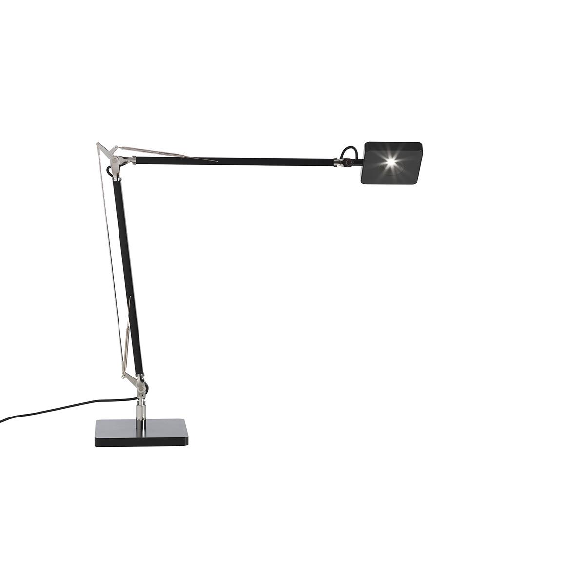 Svart skrivbordslampa med justerbar arm och ljusstråle riktad mot höger