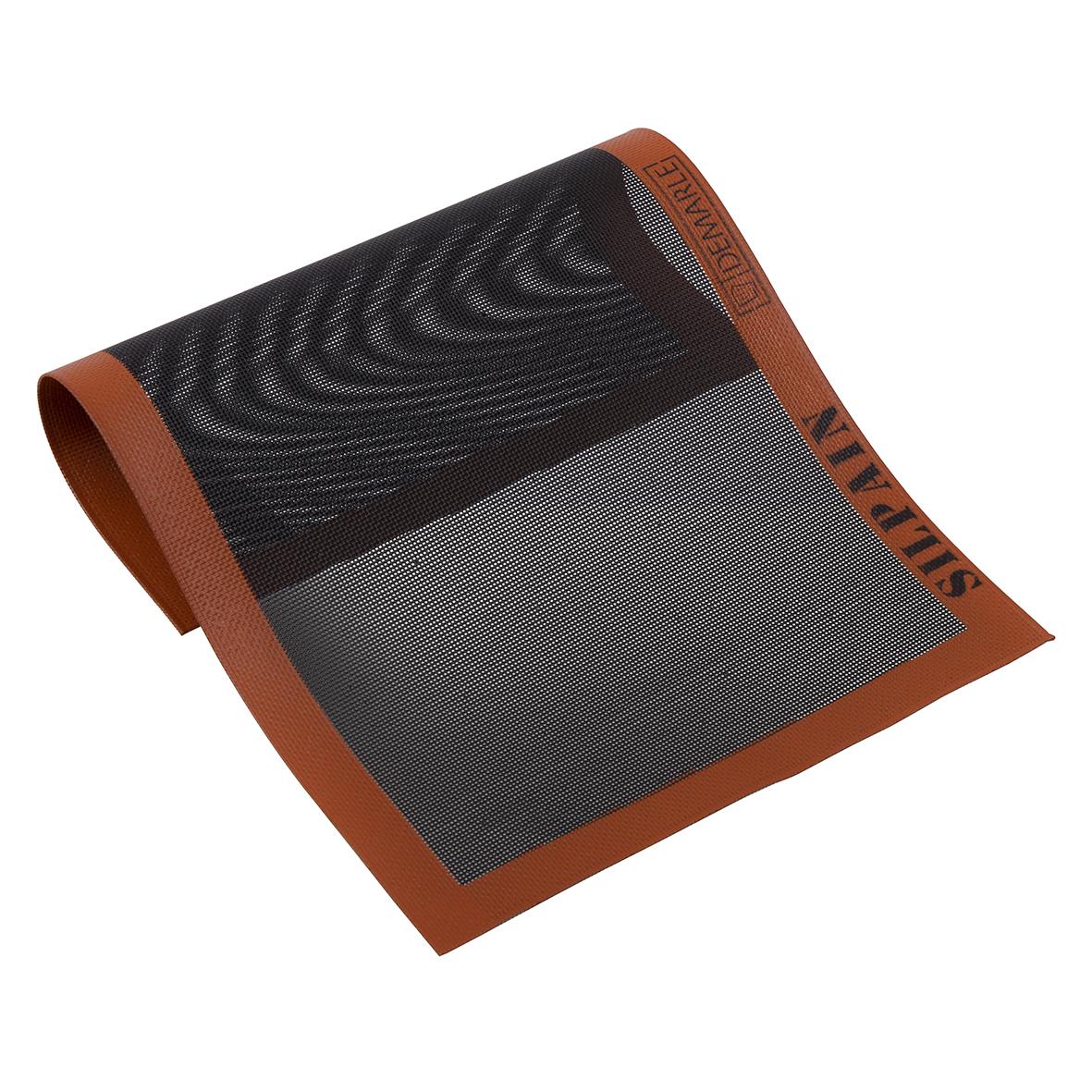 Silipatmatta i svart och orange med måtten 530x325mm