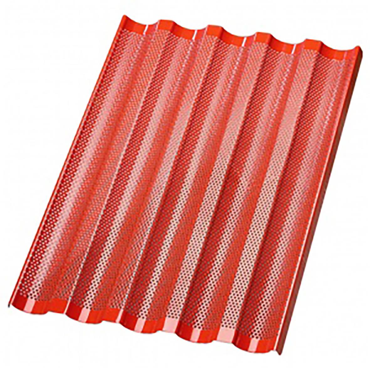 Röd plåtbaguette 600x450mm med perforerad yta