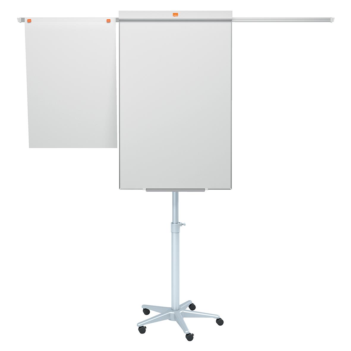 Blädderblocksställ Nobo Classic med tre blädderblock på hjulstativ