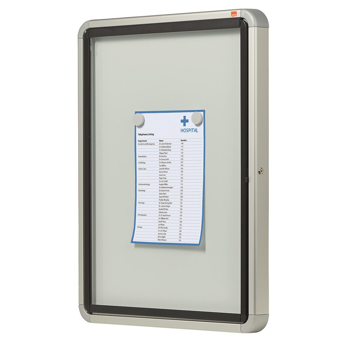 Utomhus displayskåp Nobo för 4xA4 papper, 494x668mm, med glasdörr och väderskydd