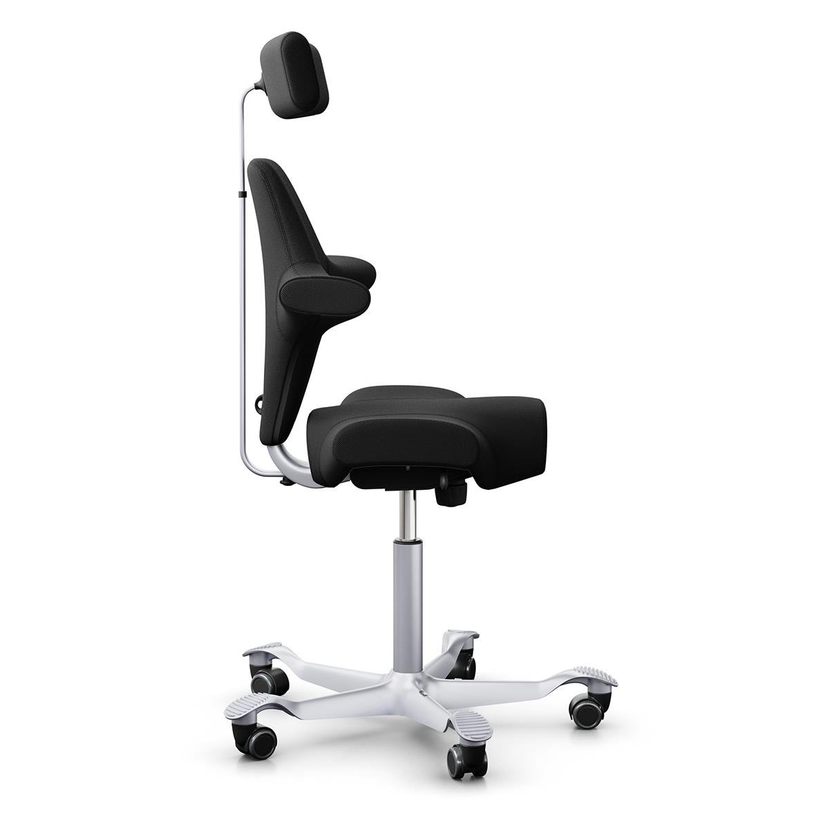 Svart kontorsstol HÅG Capisco 8107 med huvudstöd och hjul, ergonomisk design