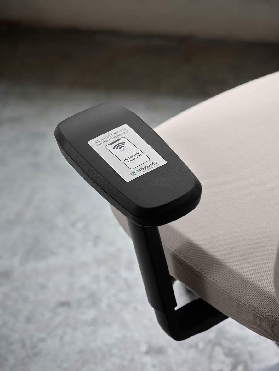 Kontorsstol Höganäs 280 med nackstöd i konstläder och svart färg