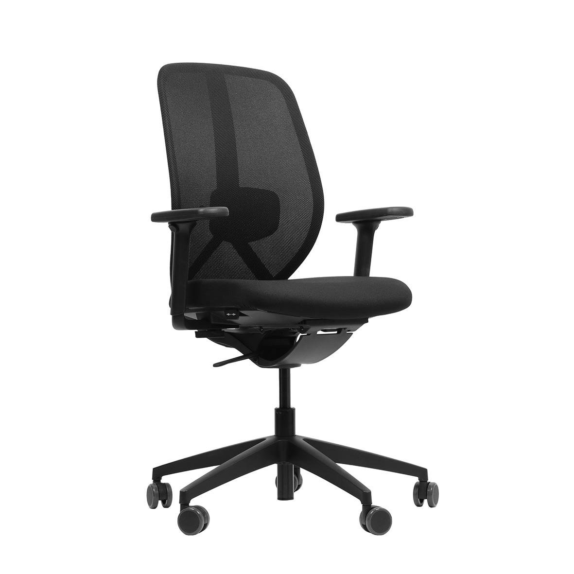 Svart kontorsstol Lanab Solbacka med mesh rygg och justerbara armstöd