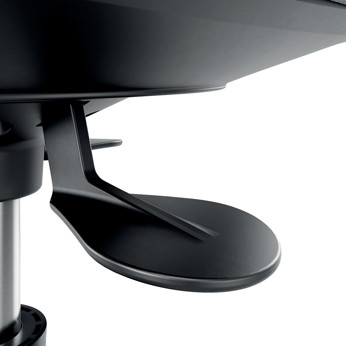 Svart sittpall med hjul och justerbar höjd, del av Leitz Ergo Active kontorsstol