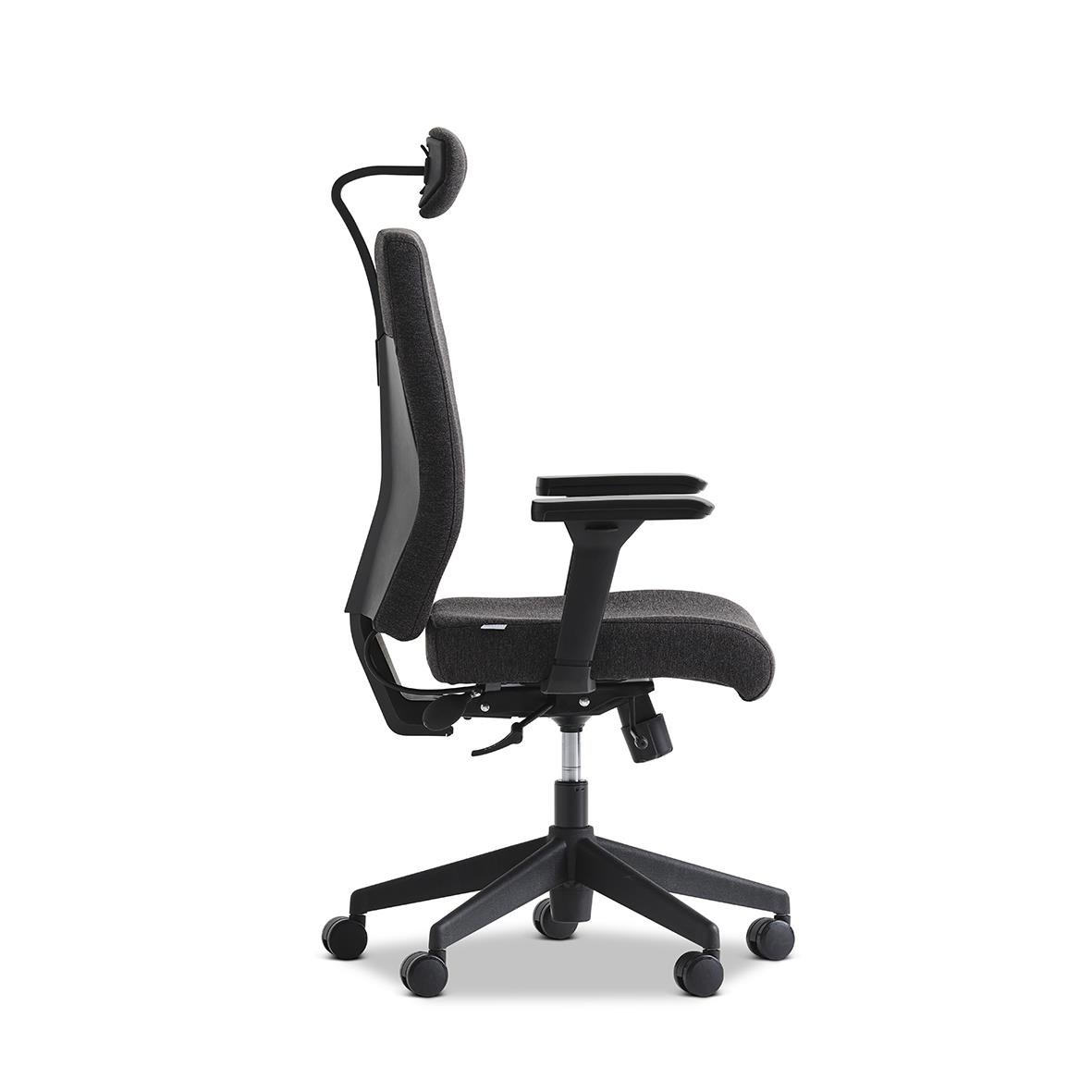Svart kontorsstol Lotus Adenau med justerbart svankstöd och armstöd