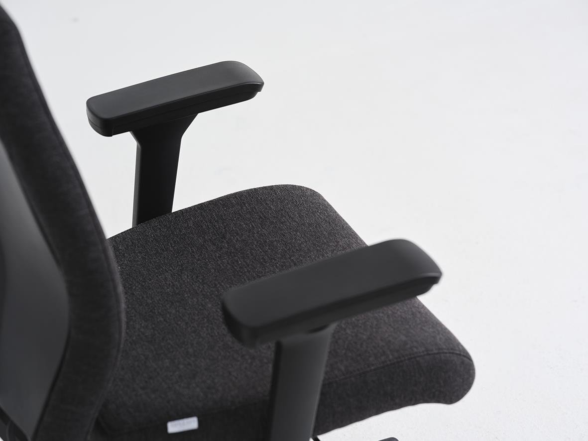 Svart kontorsstol Lotus Adenau med justerbart svankstöd och armstöd