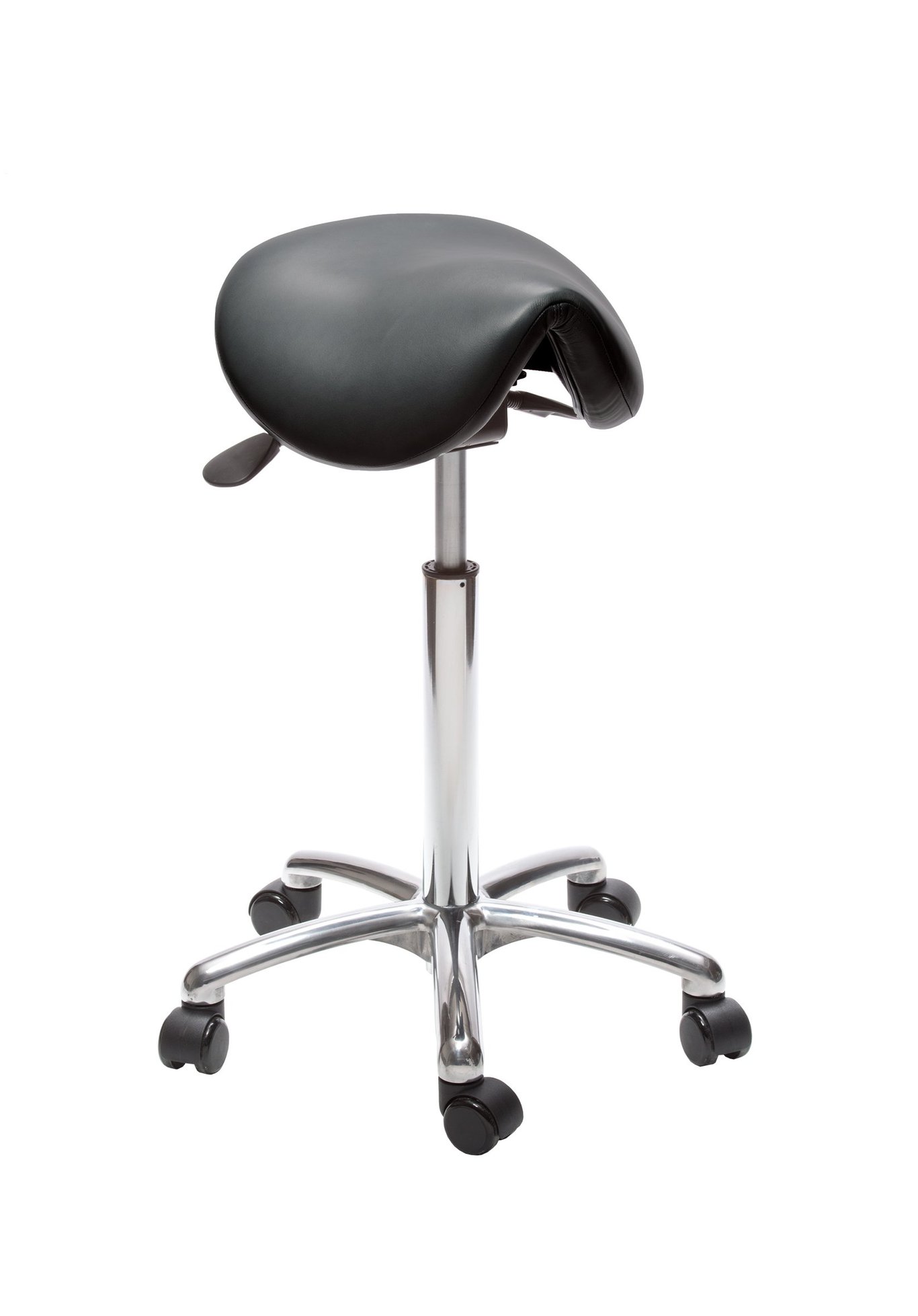 Svart sadelstol med konstläder och justerbar höjd på hjulbas