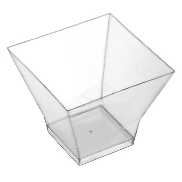 Klar fyrkantig plastbägare med måtten 62x62x60mm och 120ml volym