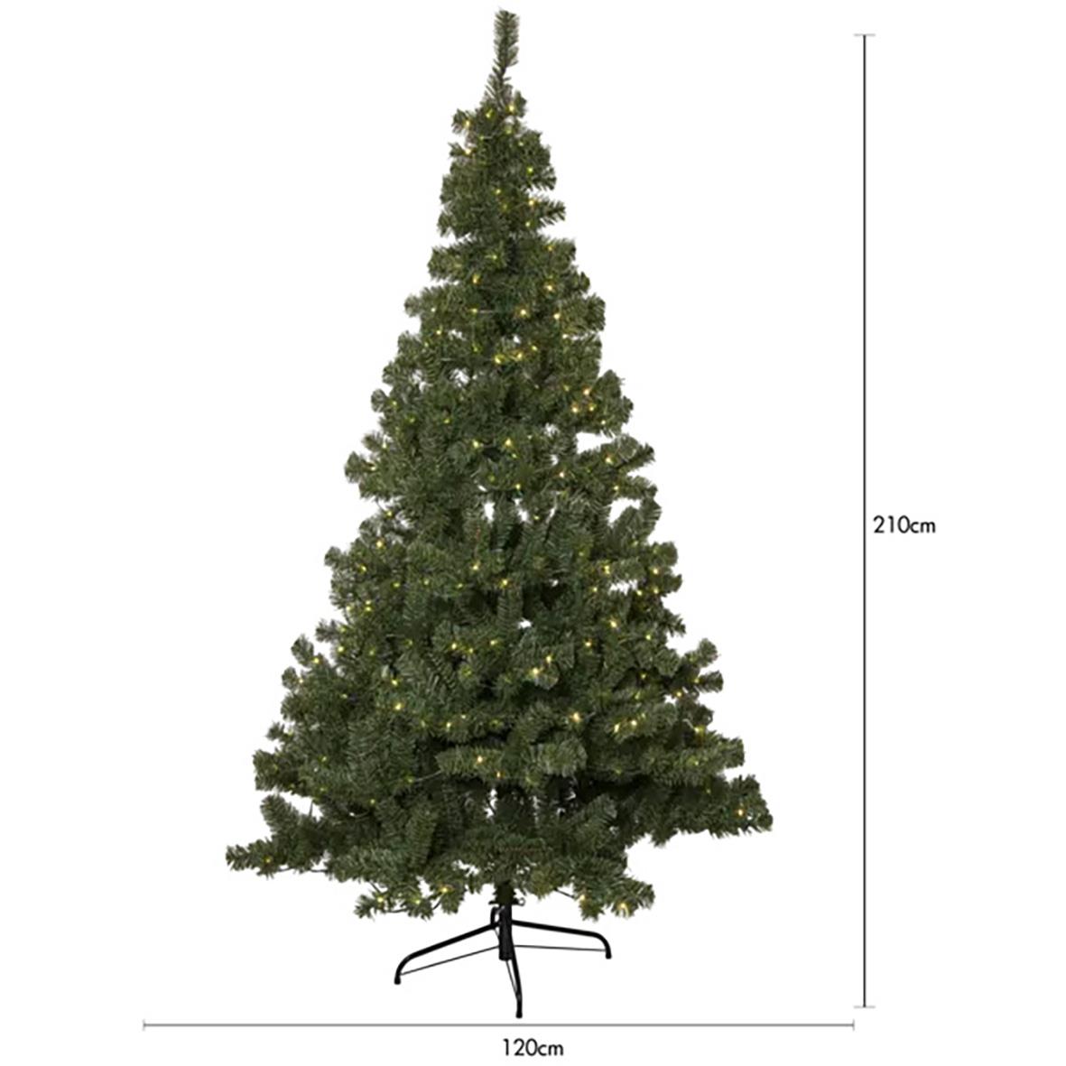Grön julgran med ljus, 210 cm hög och 120 cm bred