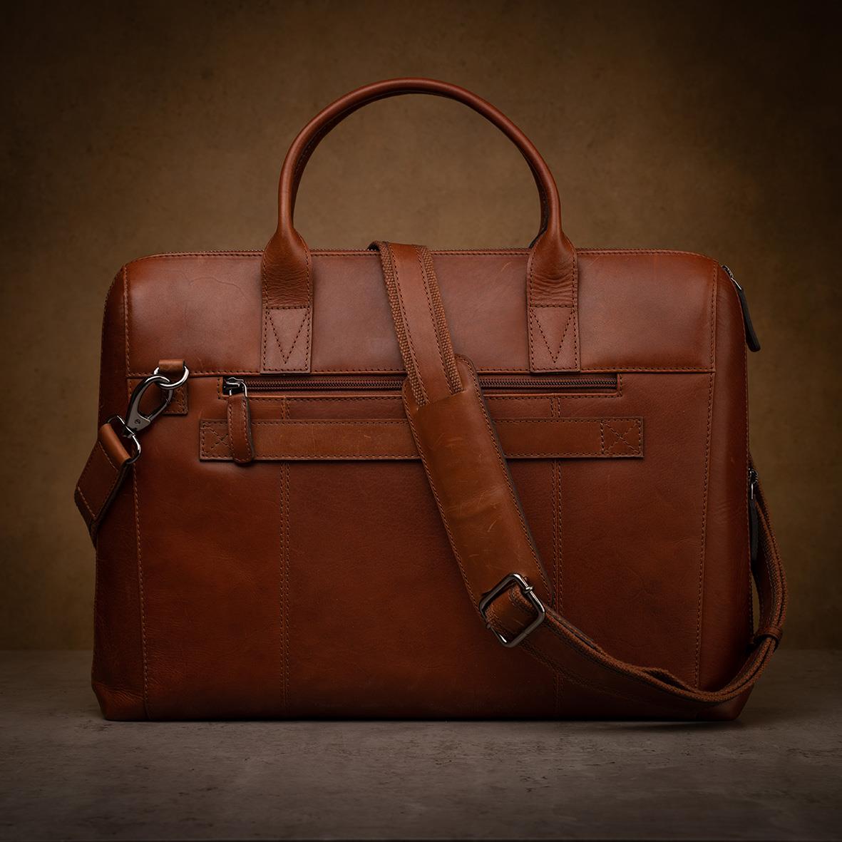 Elegant läderdatorväska i cognacfärgat skinn för 15 tum laptops