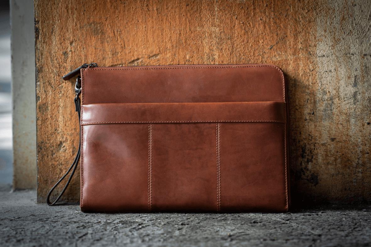 Datorfodral Ravello Skinn Cognac 13 tum i läder med dragkedja och handtag