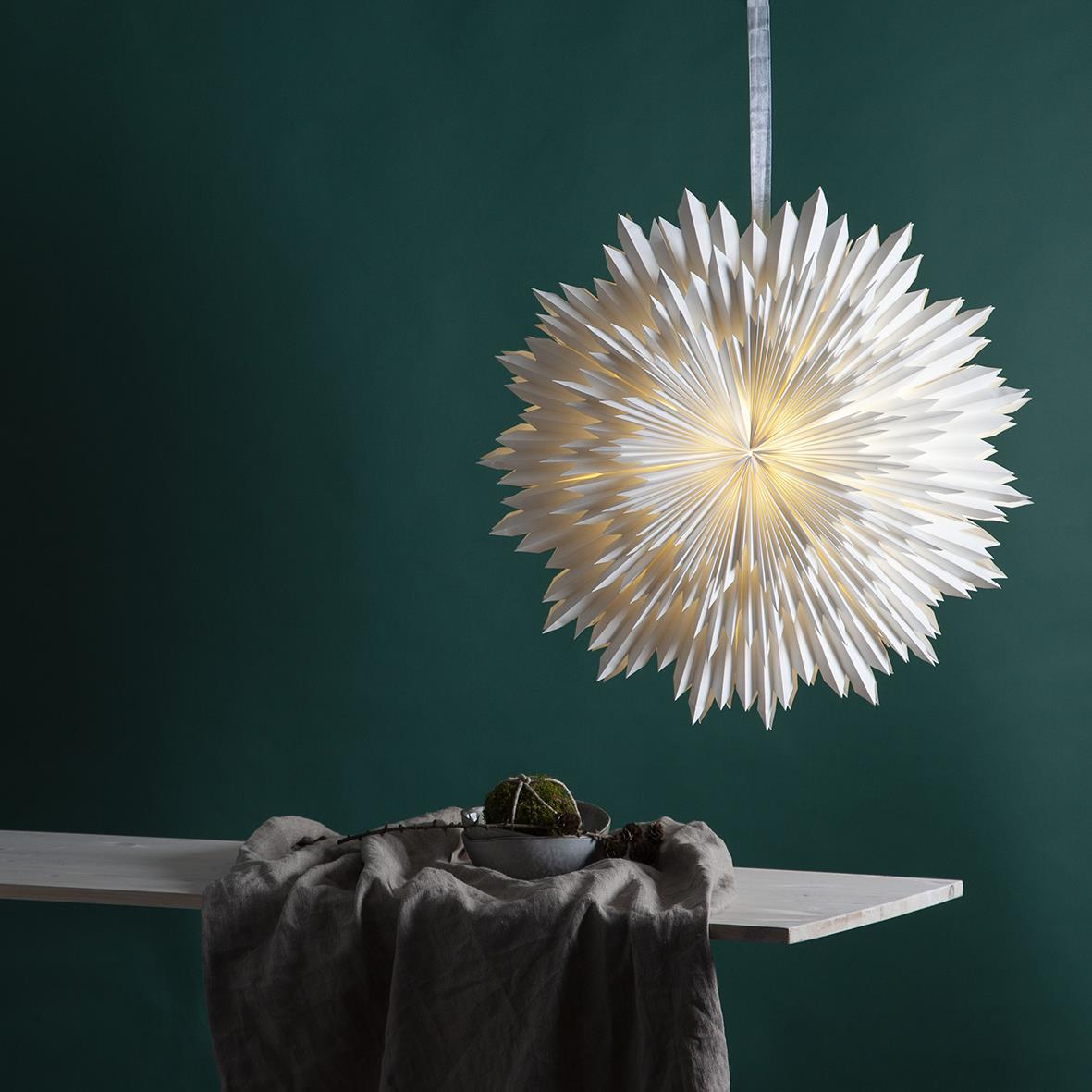 Julstjärna Ice Vit 70cm hängande dekorationslampa med spikig design