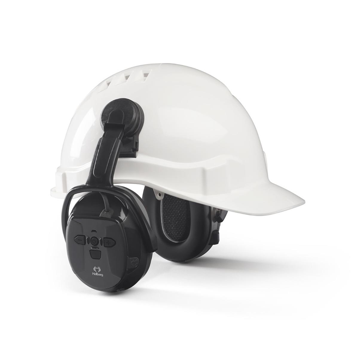 Hjälmkåpa Hellberg Xstream C med hörselkåpor och skyddshjälm i vitt
