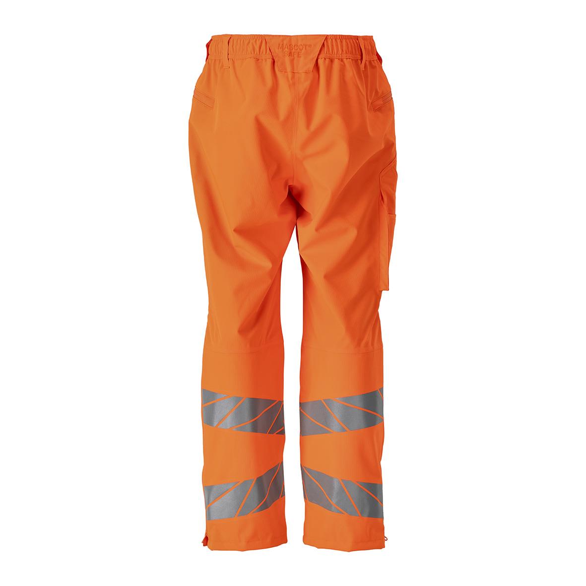 Överdragsbyxa i varselorange med reflekterande band runt benen