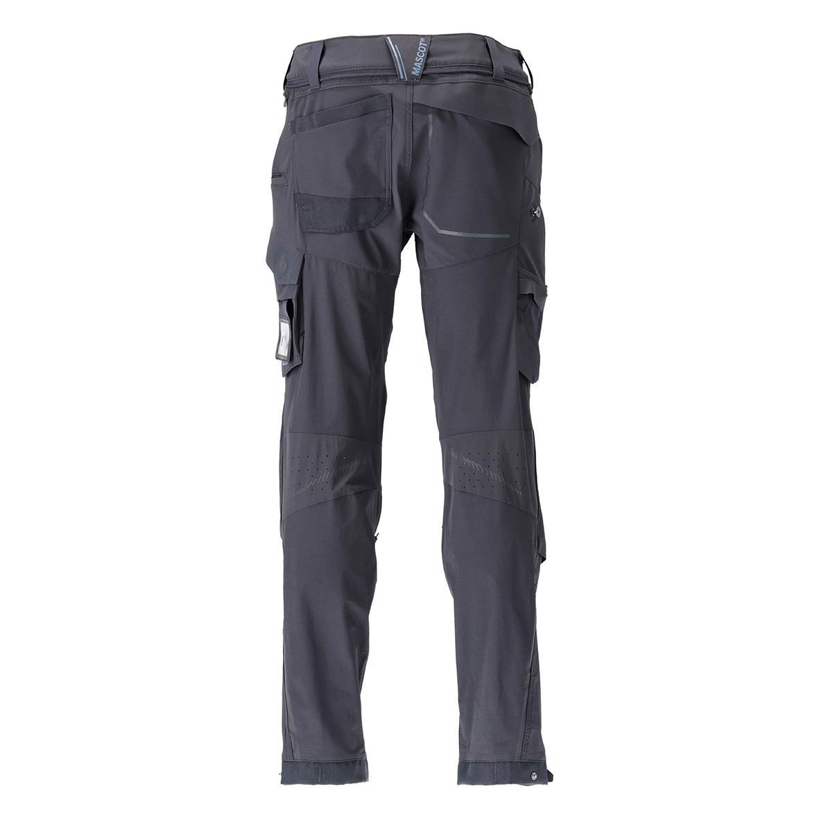 Mörk marin arbetsbyxa med flera fickor och justerbara detaljer