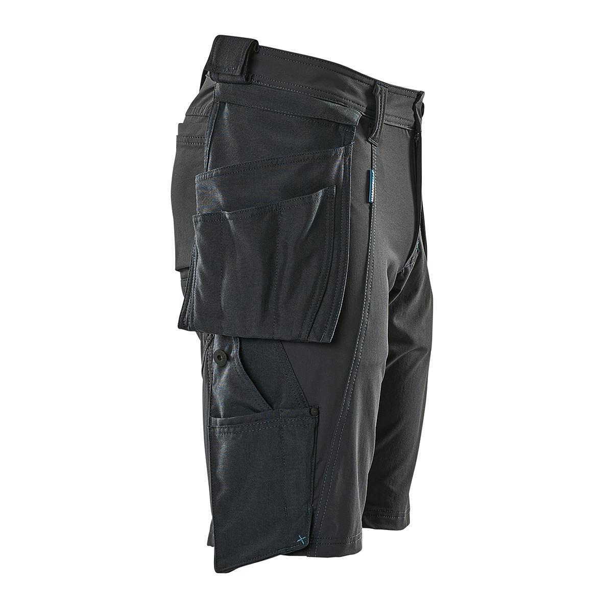 Svarta hantverksshorts med flera fickor och dragkedjor för arbete