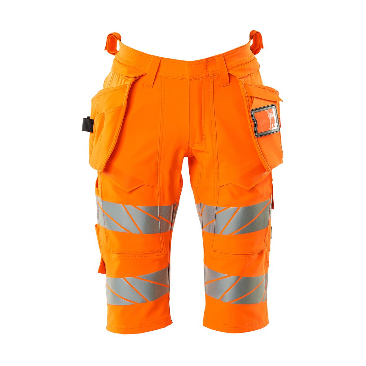 Långa varselshorts i orange med reflexremsor och fickor, designad för säkerhet och synlighet