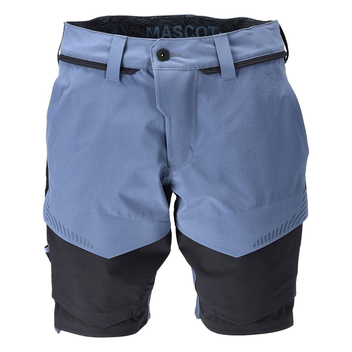 Stretchiga shorts i marinblå och svart färg med fickor och elastisk midja