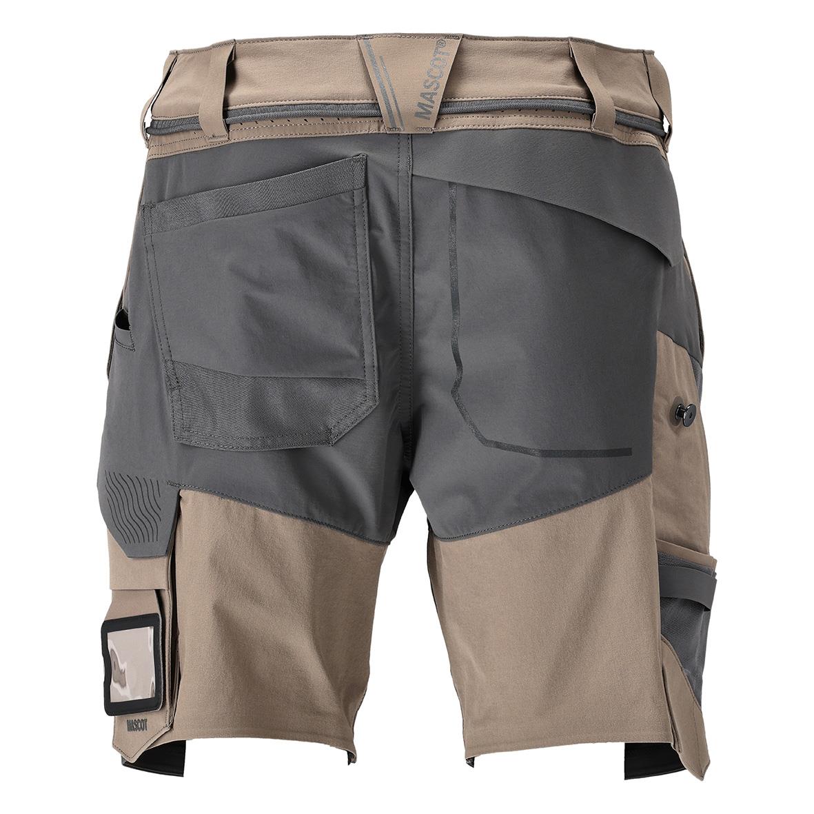 Stretch sandgrå och stengrå shorts med flera fickor och bälteshål, storlek 24C44