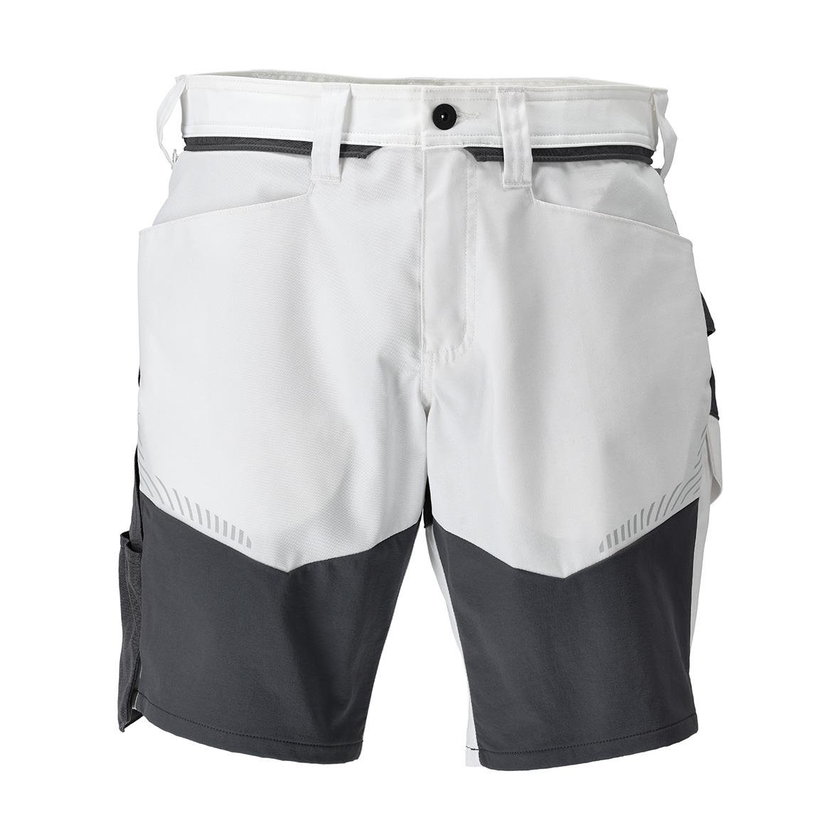 Vit och stengrå shorts med svart detalj och bälte, anpassade för sport eller fritid