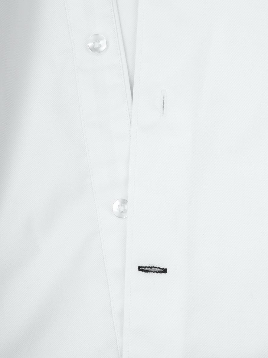 Vit skjorta Texstar SH26 i storlek 3XL med knapp och liten svart detalj