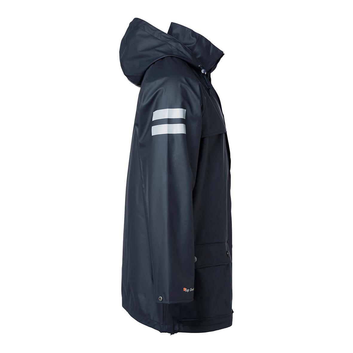 Marinblå regnjacka med huva och reflexremsor på ärmen