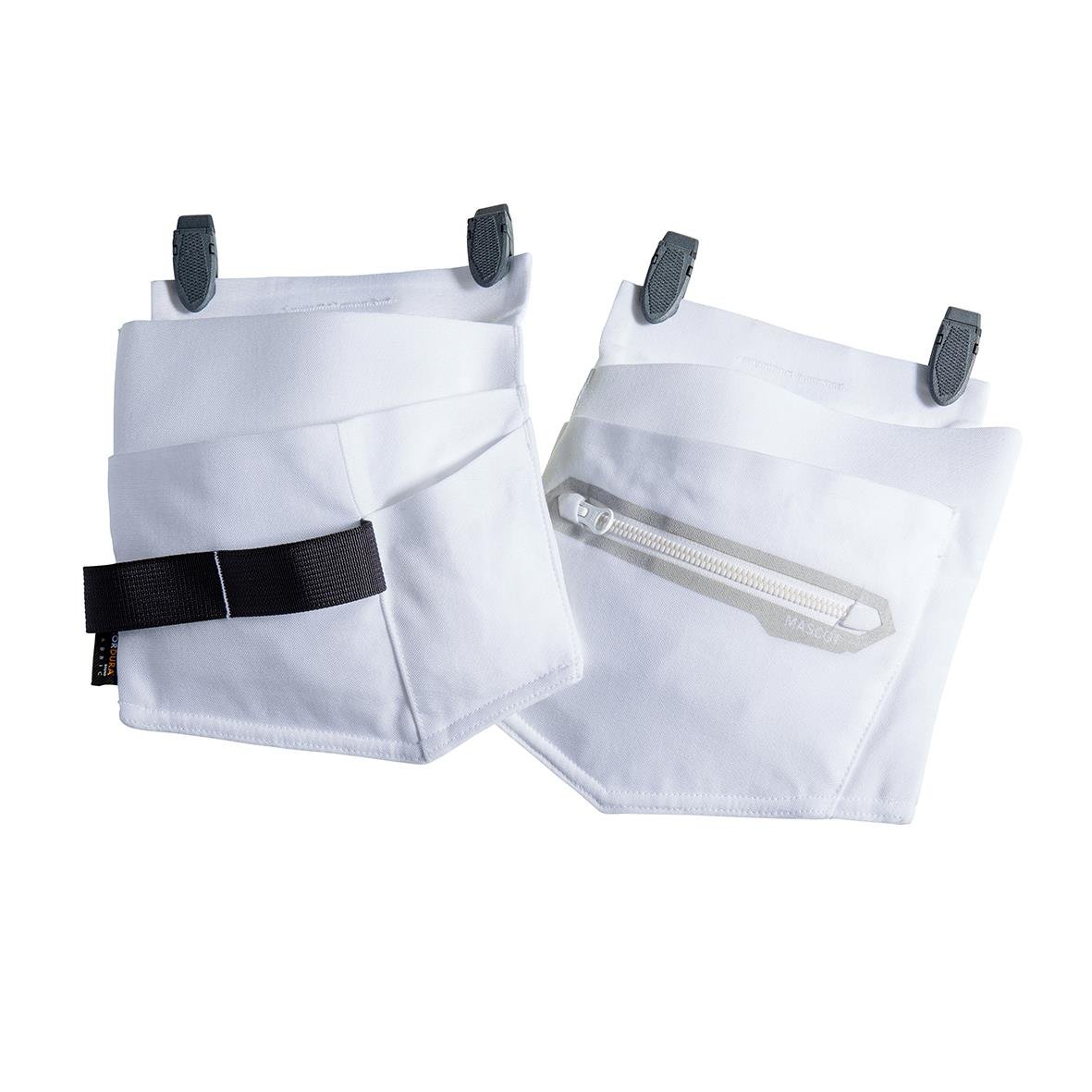 Två vita hängfickor för hantverkare med svarta clips och dragkedja, används för förvaring av verktyg och småsaker