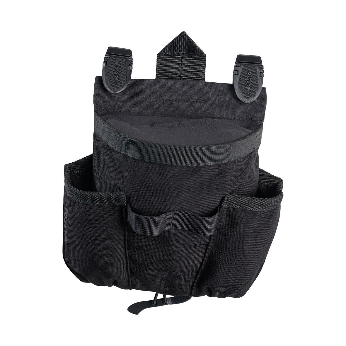 Svart hängficka med flera fack och justerbara remmar