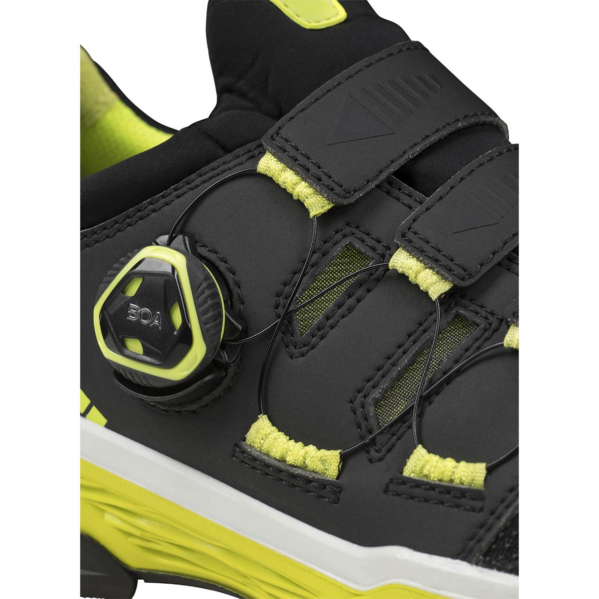 Svart och gul skyddssko Jalas TIO 2058 med justerbar rem och stötdämpande sula