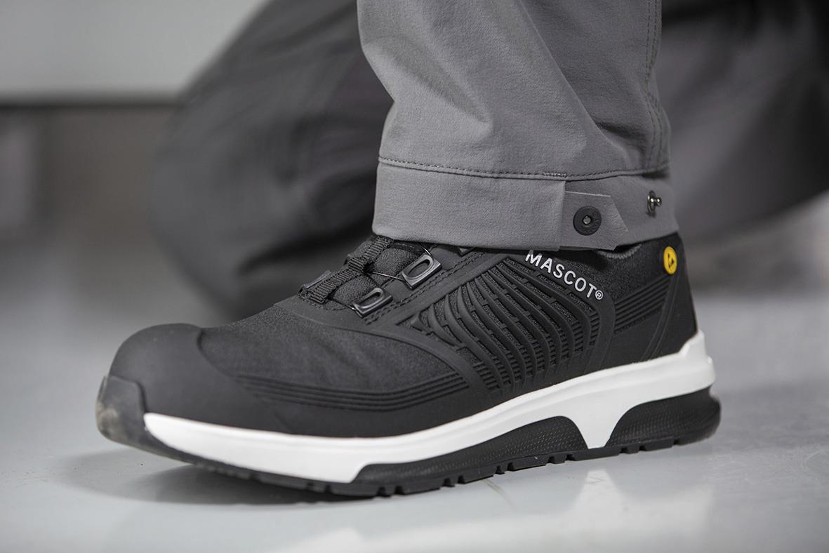 Skyddssko Mascot F0660-709 S1PL Boa 37 i svart med vit sula