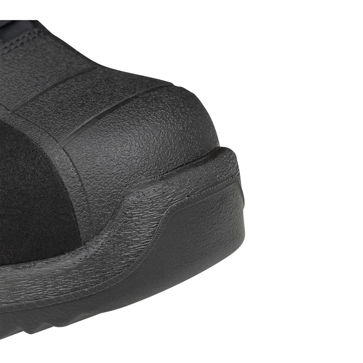 Skyddssko Jalas 9935 i storlek 40, svart med tåskydd och robust sula