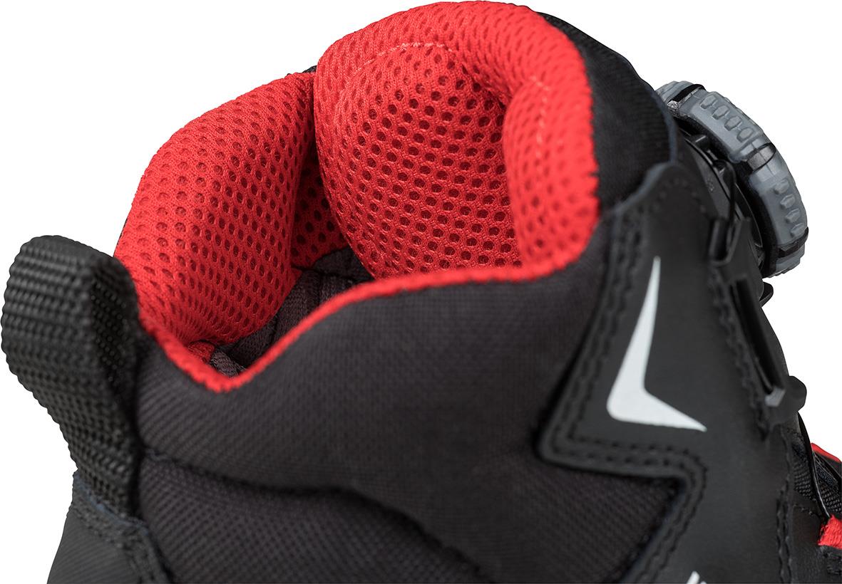 Skyddskänga Jalas 2718 i svart och rött med vadderad insida och snörning