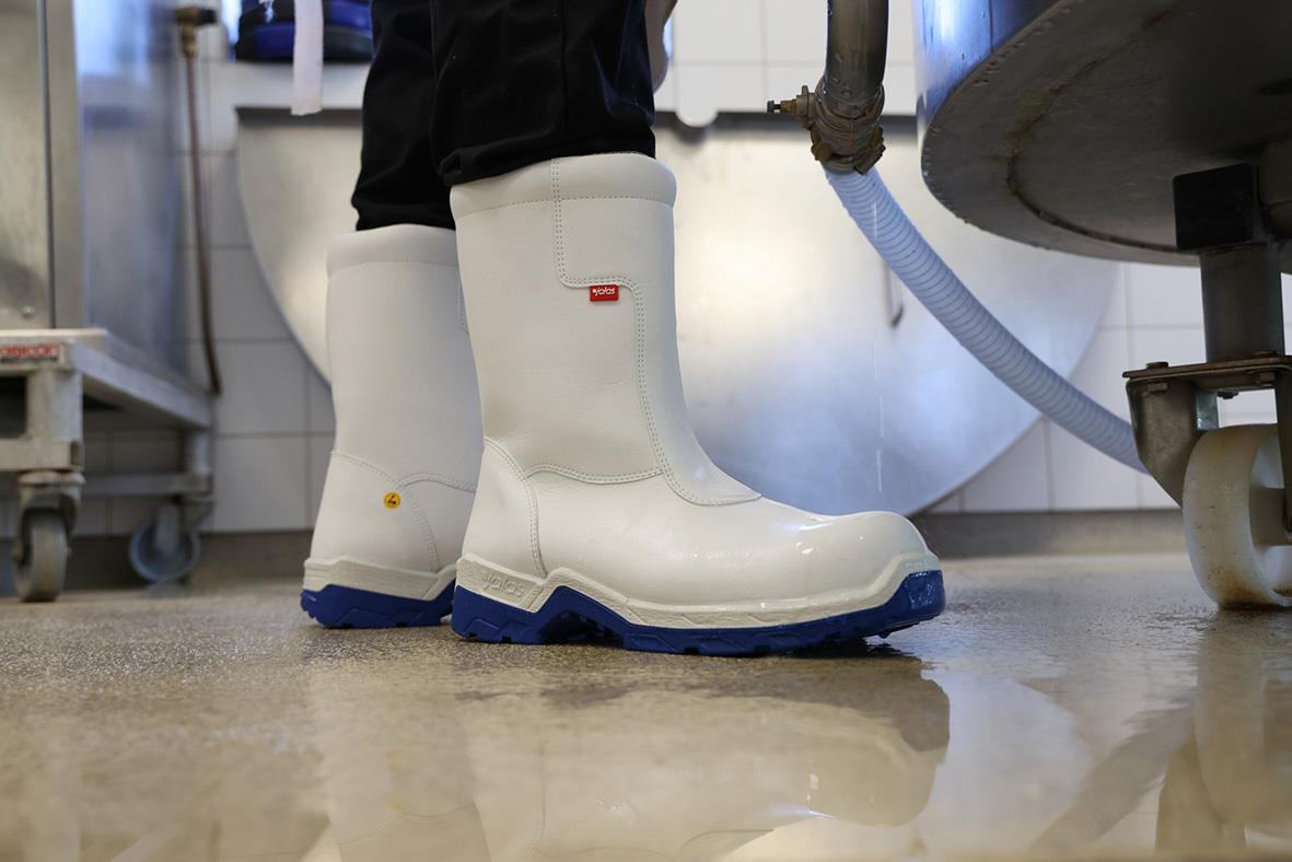 Skyddsstövel Jalas 1440 Clean Vit i storlek 36, vita med blå sula, används i industriell miljö