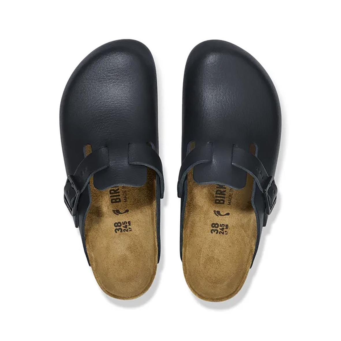 Svarta Birkenstock Boston sandaler i storlek 35 sett uppifrån