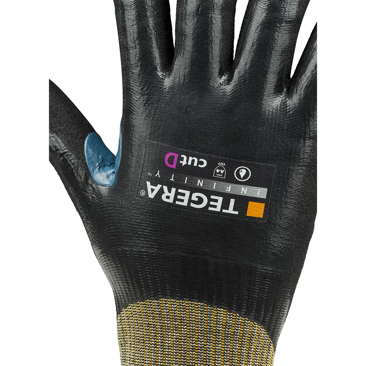 Skärskyddshandske Tegera 8812 Infinity 11 i svart med märkning och gummerad yta