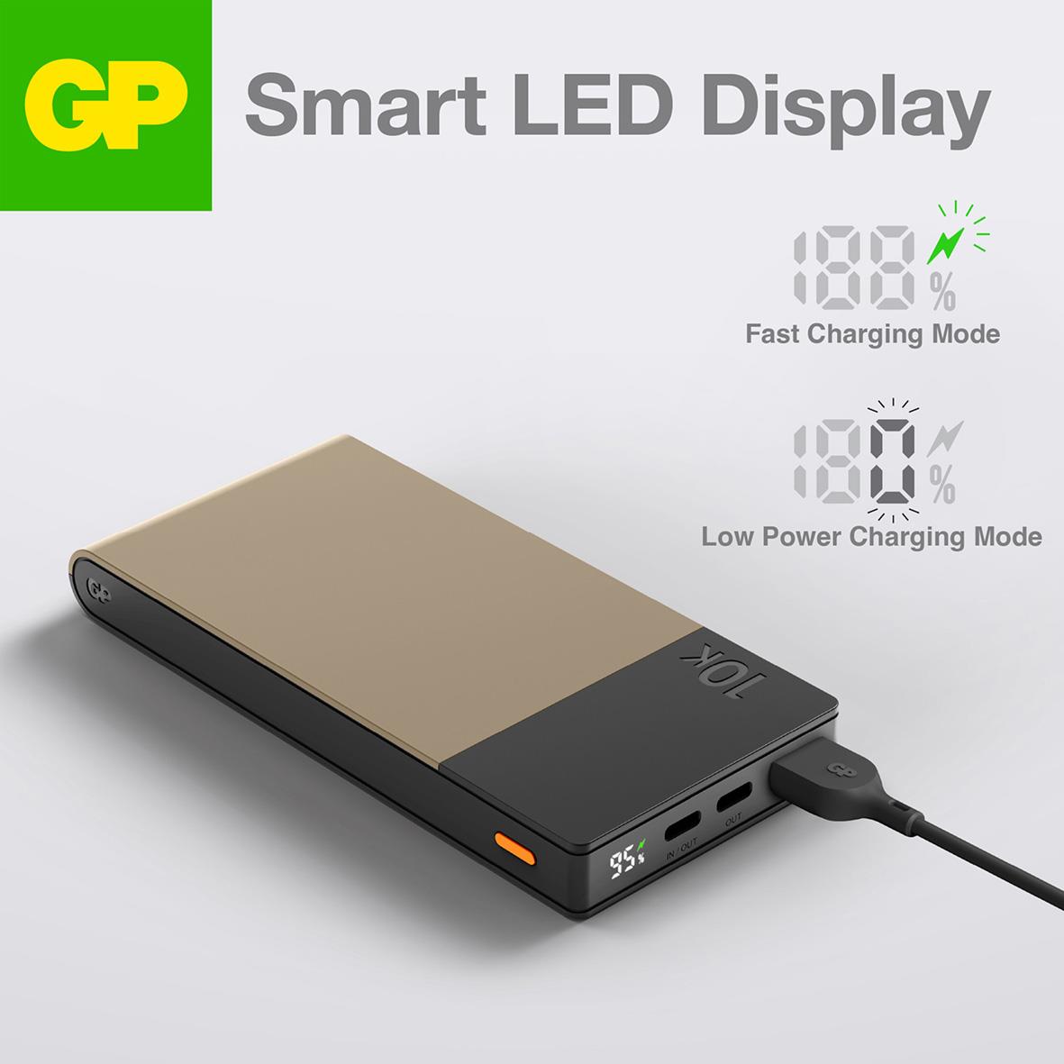 Powerbank GP M2+ 10000mAh i beige med smart LED-skärm som visar laddningsstatus