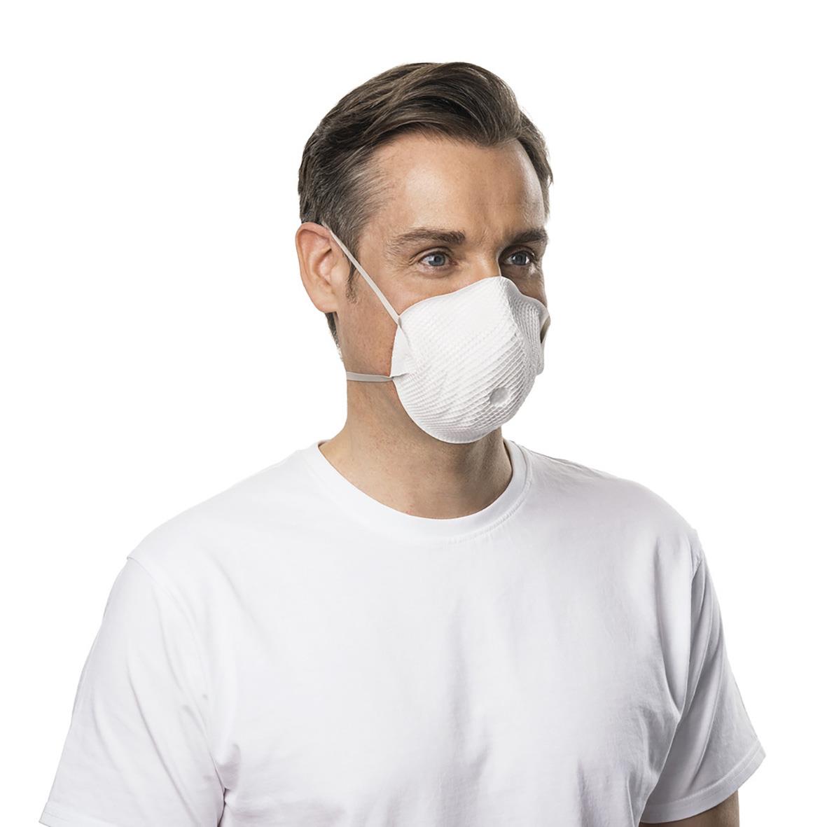 Man bär vit halvmask Moldex 2400 FFP2 NR D One Size