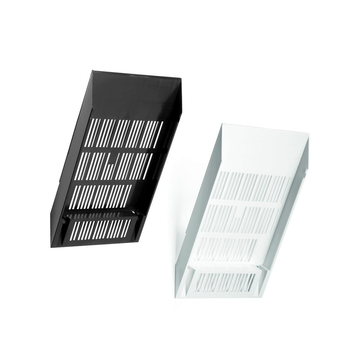 Två färgade dokumentfack, svart och vit, med ventilationshål för förvaring