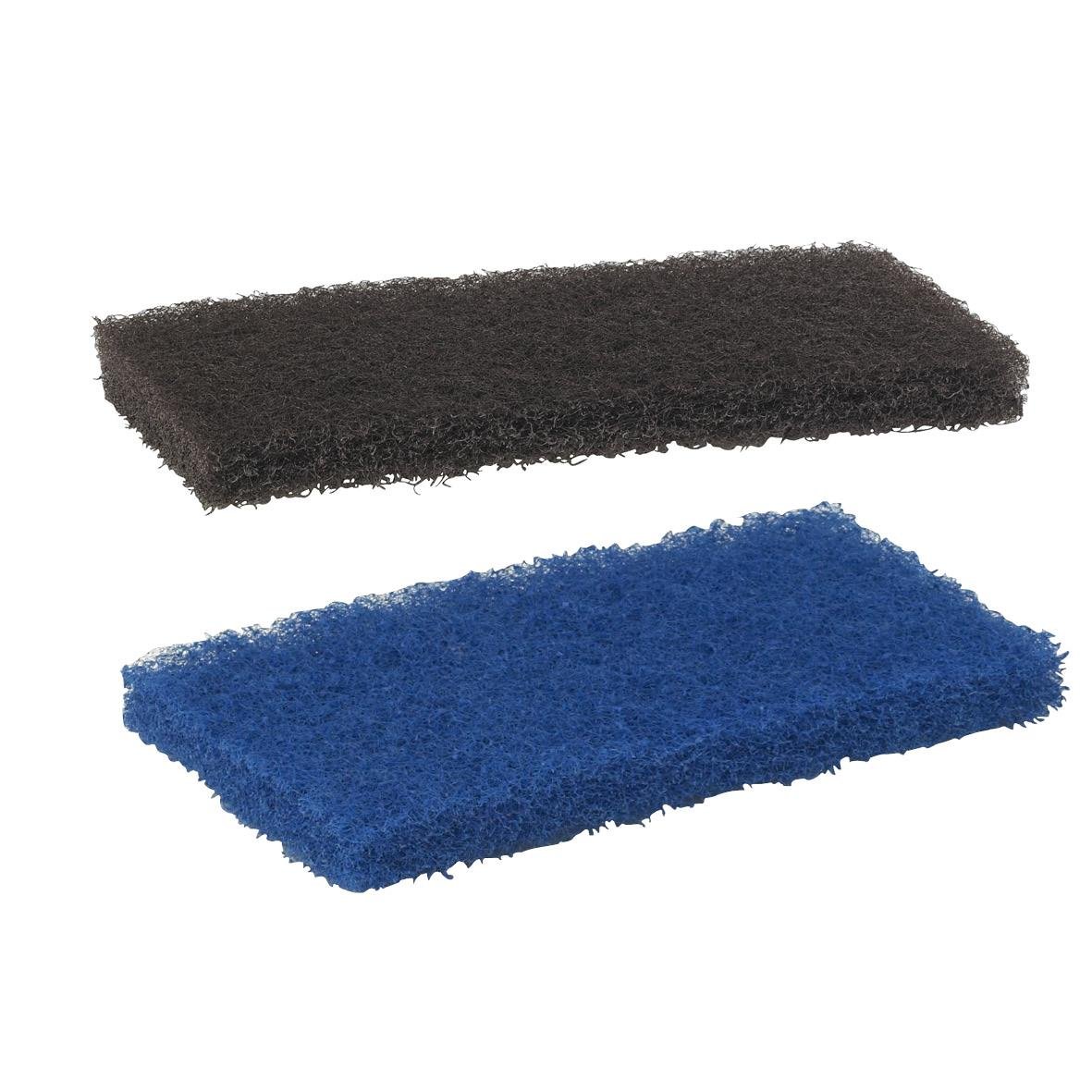 Två skurblock, en svart och en blå, avsedd för rengöring eller skurning.