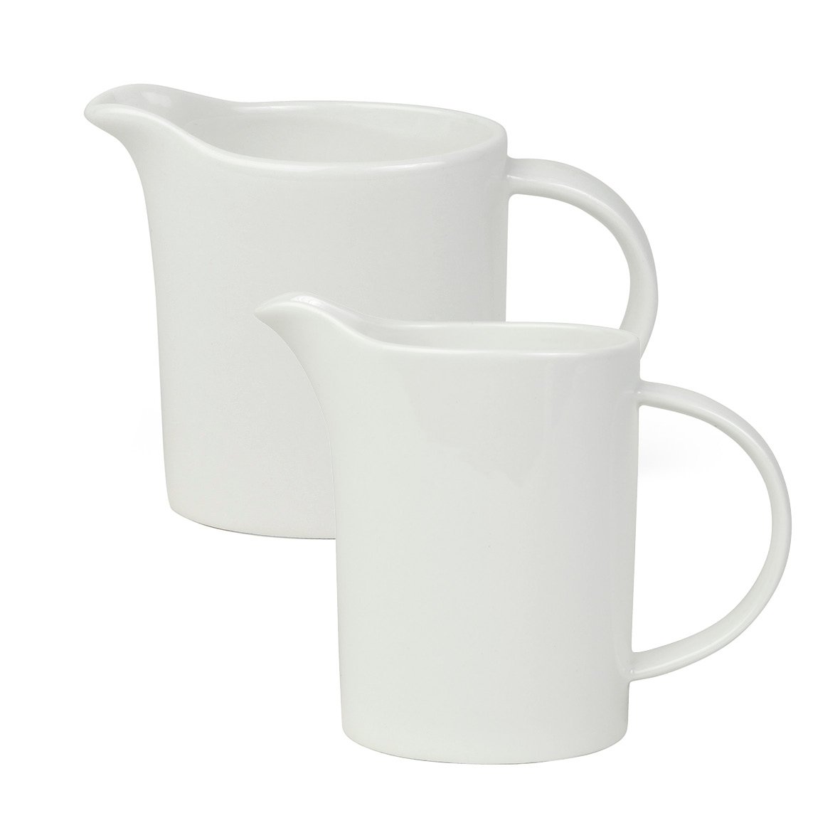 Två vita gräddkannor i förstärkt benporslin, en större och en mindre