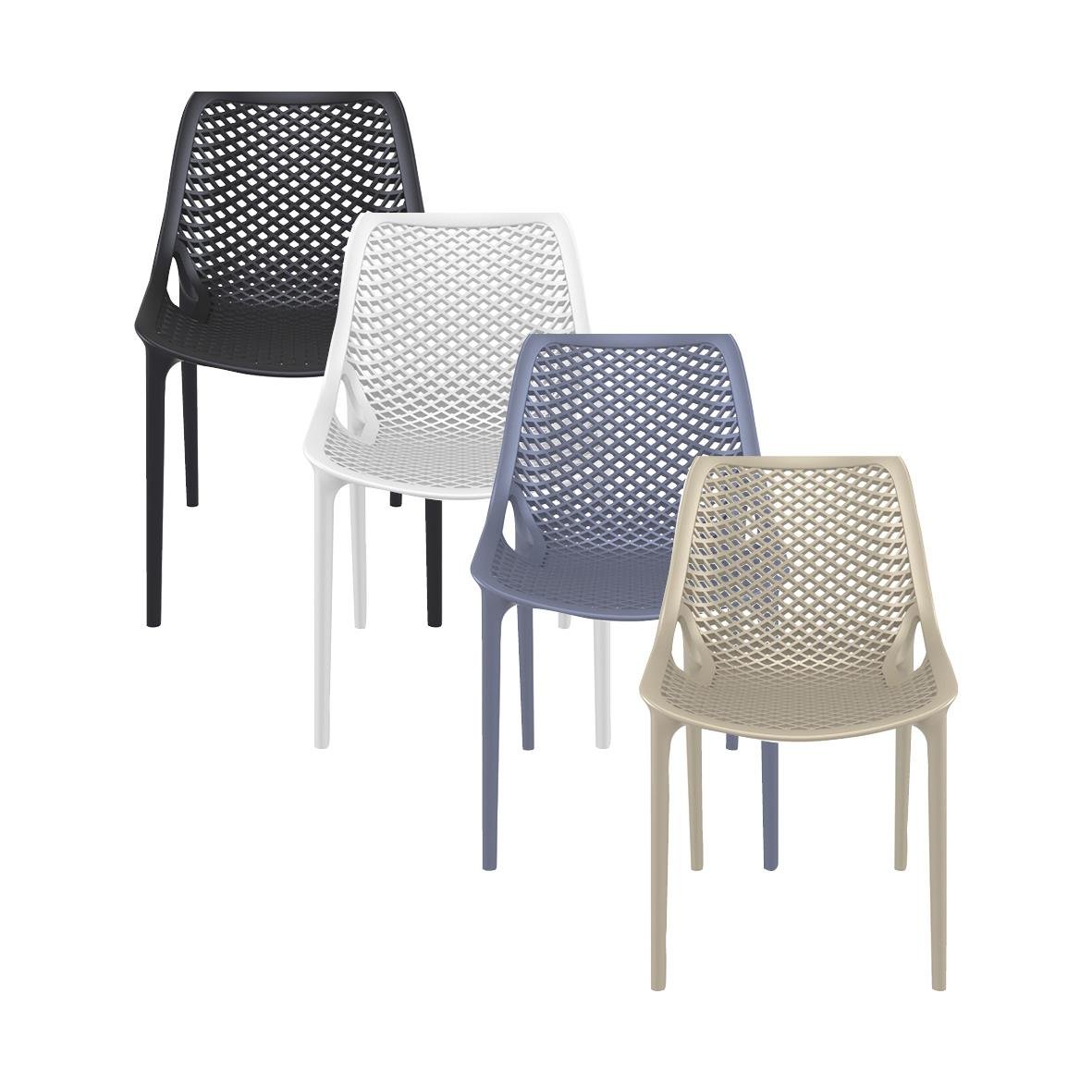 Fyra stapelbara stolar i olika färger: svart, vitt, blått och beige