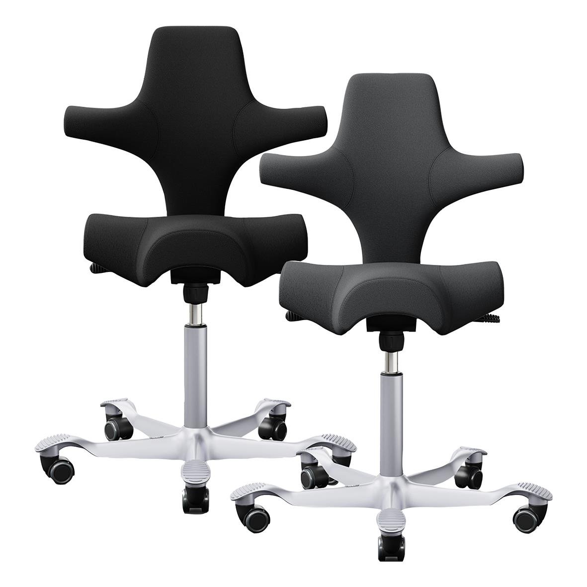 Två svarta kontorsstolar HÅG Capisco 8106 med justerbar höjd och hjul